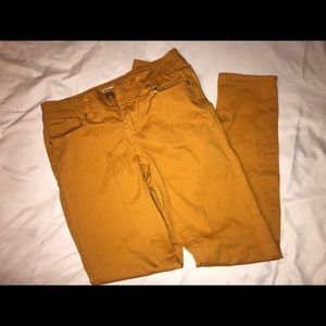 YELLOW SKINNY JEANS 🐝🌻🌞🌼